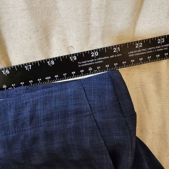 PGA Golf Men's Shorts Blue Plaid Ball Pocket 10" Inseam Size 42 - Picture 7 of 10